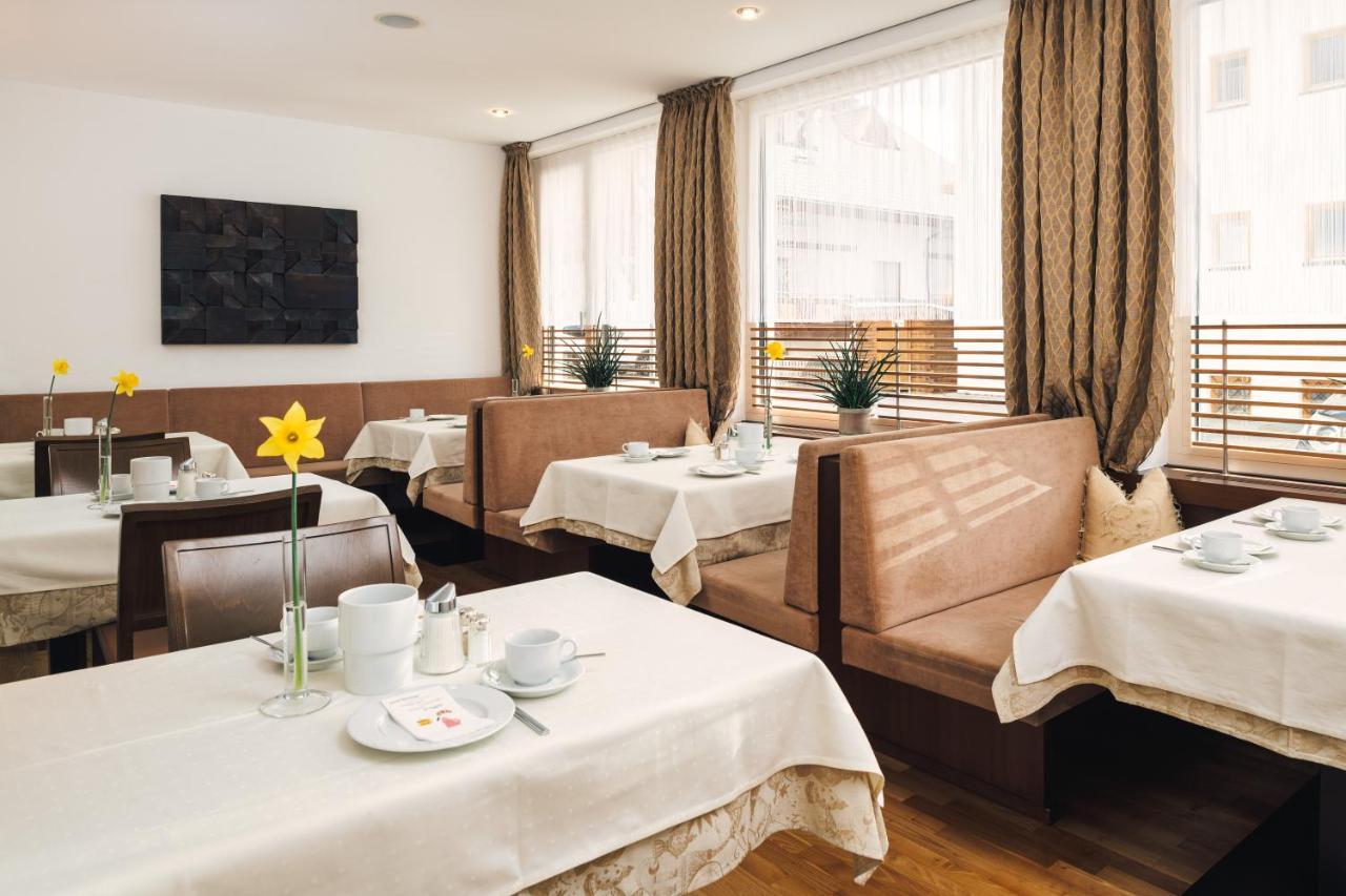Hotel Regina แซร์เฟาส์ ภายนอก รูปภาพ